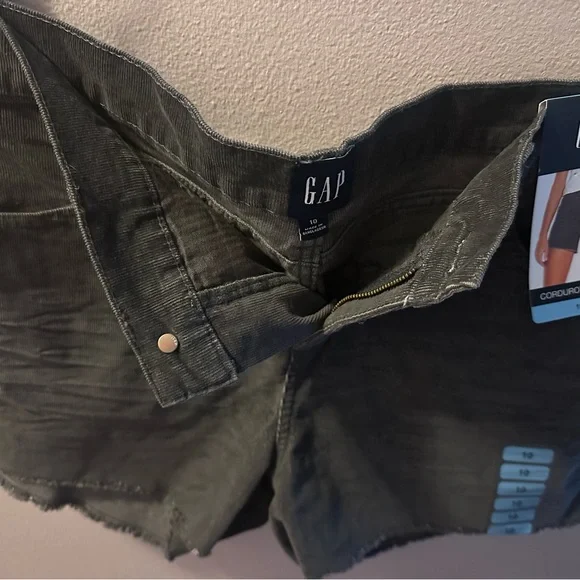 GAP Dark Gray Corduroy Shorts - Picture 3 of 3